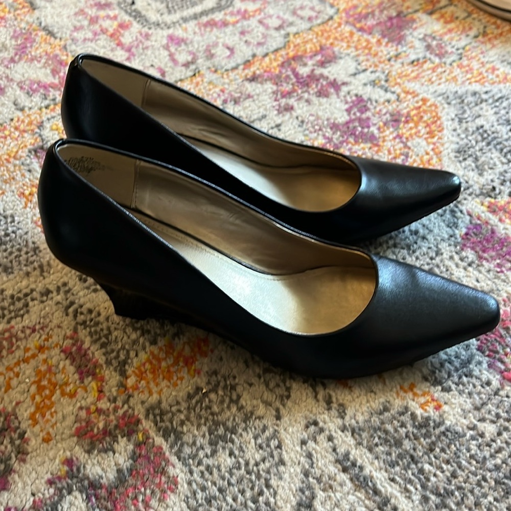 Circa Joan & David black leather wedge heels shoes 8.5M